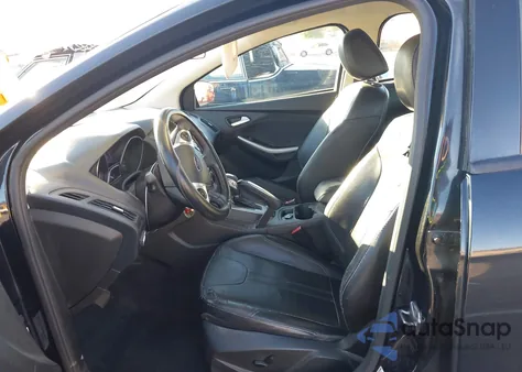 2013 Ford Focus Se z USA, uszkodzony, nr VIN 1FADP3F23DL223389